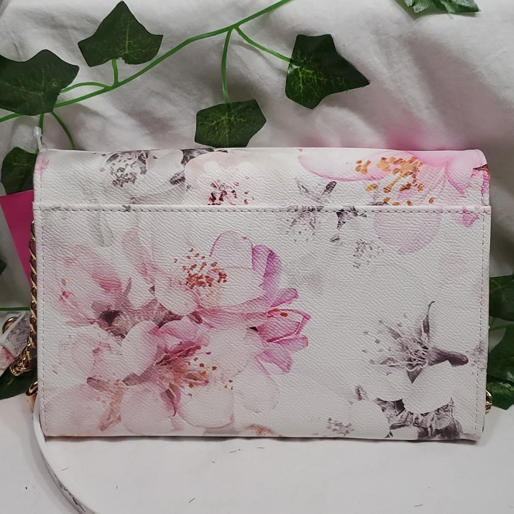🎄NWT BETSEY JOHNSON WALLET🎄 - Picture 5 of 8
